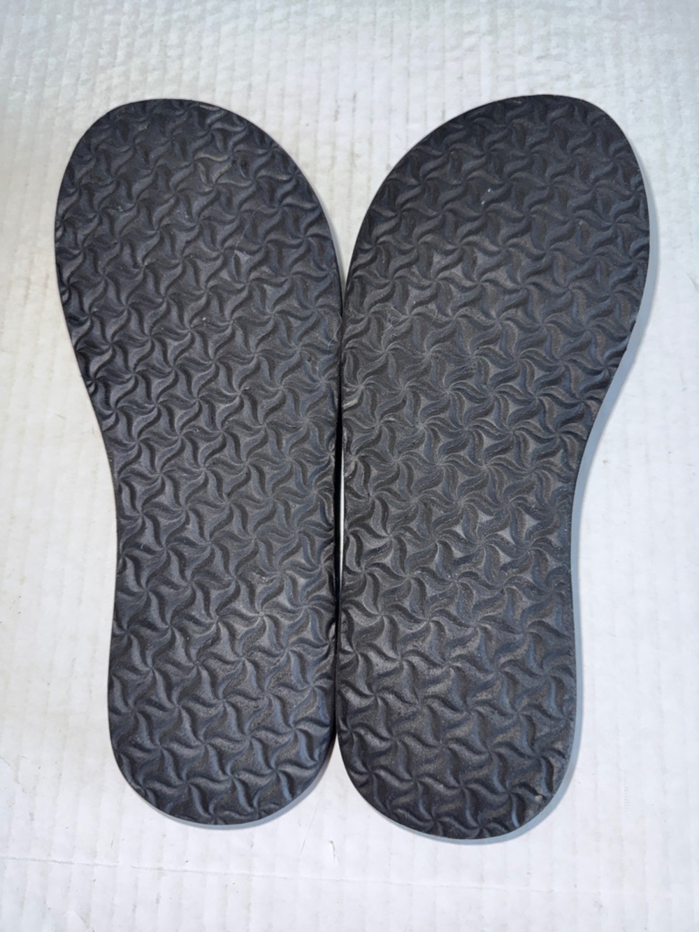 Teva Olowahu Flip Flop Sandals - Picture 10 of 11